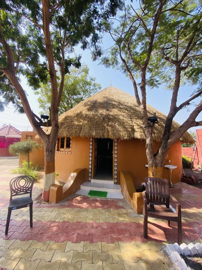 Santkrupa Villa Resort Nakhtrana Exterior foto